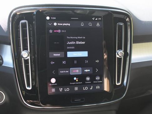 New 2026 Volvo XC40 B5 Ultra w/ Climate Package image 25