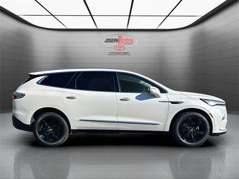 Used 2023 Buick Enclave Essence w/ Experience Buick Package image 5