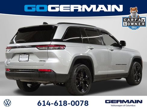 Used 2024 Jeep Grand Cherokee Limited w/ Black Appearance Package AWD/4WD image 9