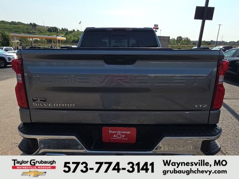 Used 2021 Chevrolet Silverado 1500 LTZ w/ Z71 Off-Road Package AWD/4WD image 7