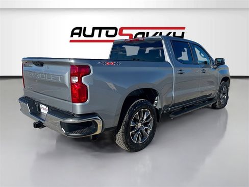 Used 2025 Chevrolet Silverado 1500 LT image 7