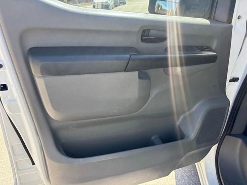 Used 2019 Nissan NV 2500 SV image 9
