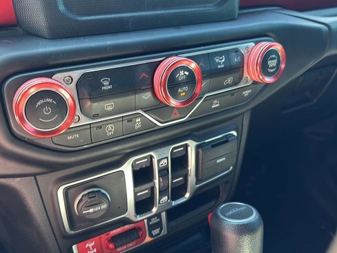 Used 2020 Jeep Gladiator Rubicon w/ Trailer Tow Package AWD/4WD image 37