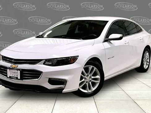Used 2016 Chevrolet Malibu LT FWD image 3