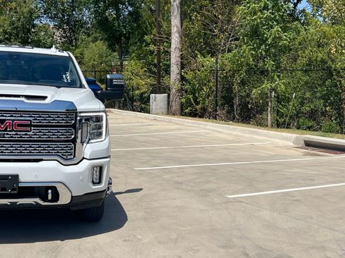 Used 2022 GMC Sierra 3500 Denali w/ Denali Ultimate Package AWD/4WD image 3