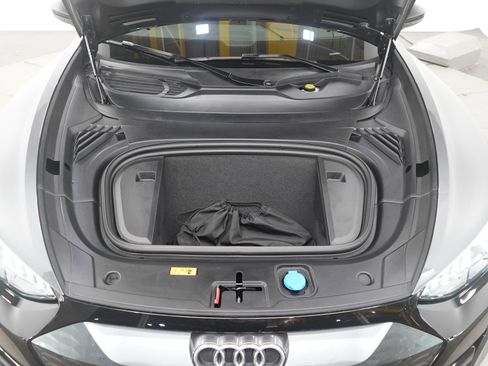 Used 2023 Audi e-tron GT Premium Plus image 30