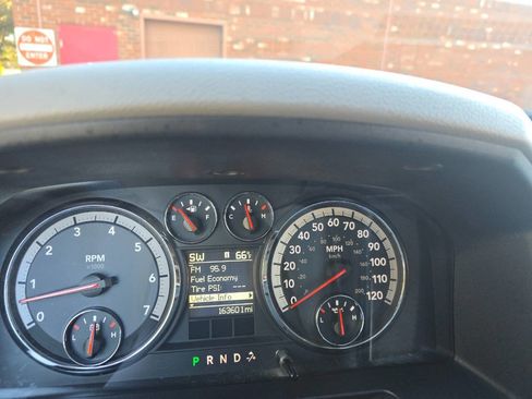 Used 2011 RAM 1500 Big Horn image 16