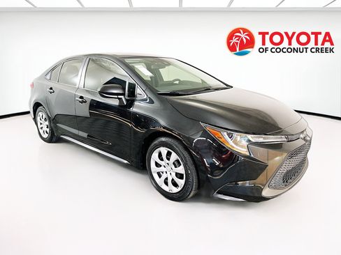 Used 2022 Toyota Corolla LE image 1