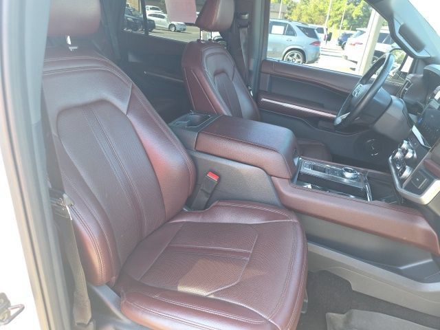 Used 2022 Ford Expedition Limited RWD image 15