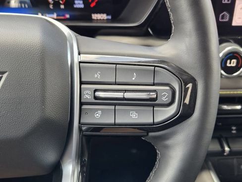 Used 2025 Chevrolet Colorado ZR2 w/ Technology Package AWD/4WD image 37