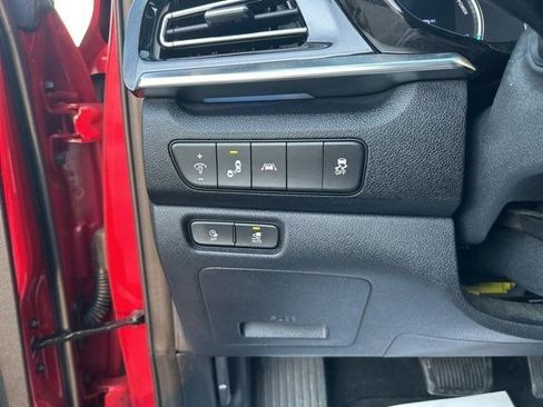 Used 2021 Kia Niro EX Premium w/ Cold Weather Package image 19