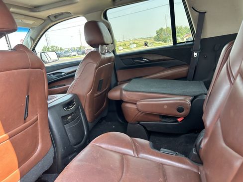 Used 2015 Cadillac Escalade Premium AWD/4WD image 9