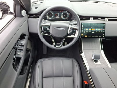 Used 2025 Land Rover Range Rover Evoque Dynamic SE image 11