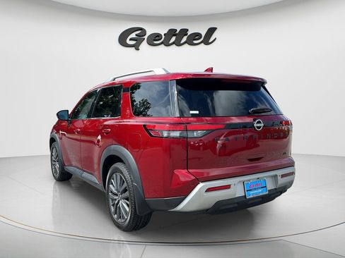 Used 2022 Nissan Pathfinder SL w/ SL Premium Package FWD image 7