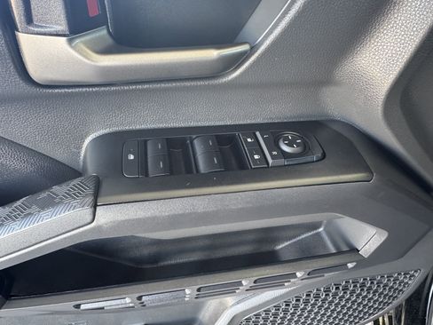 Used 2025 Toyota Tacoma TRD Sport image 10