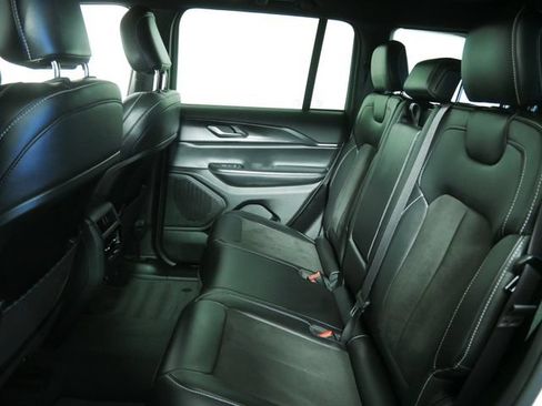 Certified 2023 Jeep Grand Cherokee Altitude AWD/4WD image 17