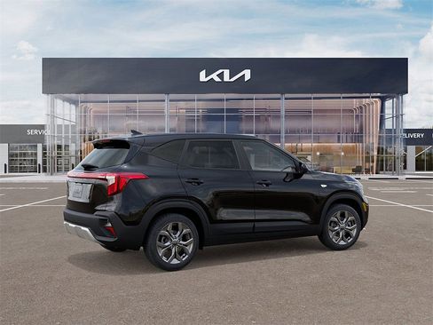 New 2026 Kia Seltos LX image 6