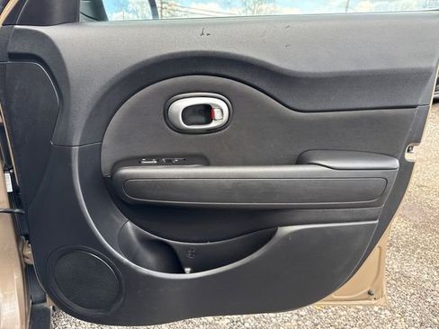 Used 2014 Kia Soul FWD image 22