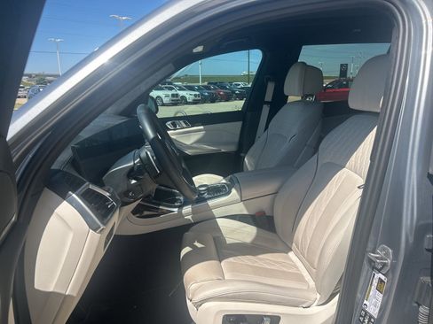 Certified 2025 BMW X7 xDrive40i w/ Premium Package image 5