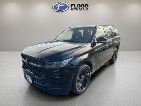 New 2026 Lincoln Navigator Reserve w/ Jet Appearance Package AWD/4WD image 3