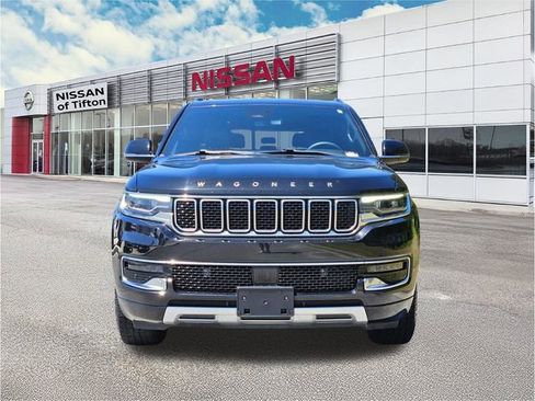 Used 2024 Jeep Wagoneer L Series II RWD image 2