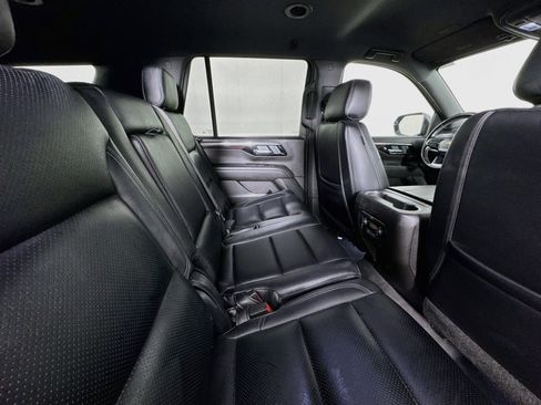 Used 2025 Chevrolet Tahoe LS RWD image 43