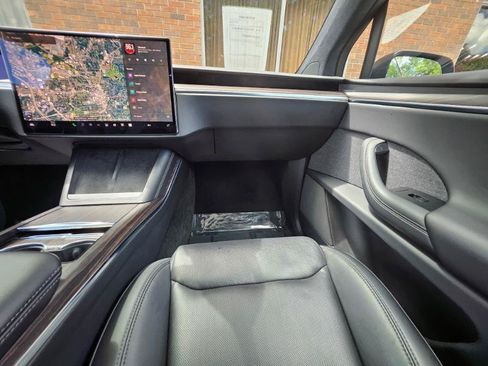 Used 2023 Tesla Model X AWD/4WD image 59