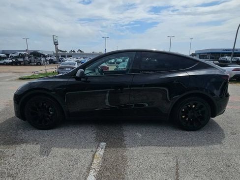 Used 2023 Tesla Model Y Long Range AWD/4WD image 4