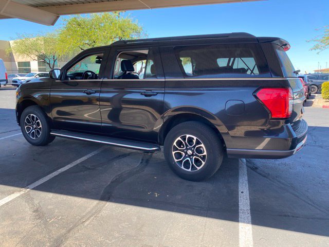 Used 2023 Ford Expedition Max XLT RWD image 2