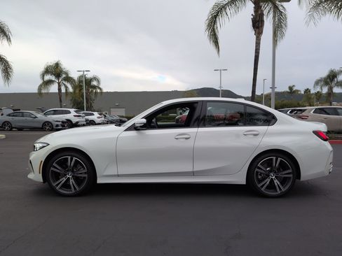 Used 2023 BMW 330i Sedan w/ Driving Assistance Package image 7