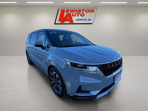 Used 2024 Kia Carnival EX image 14