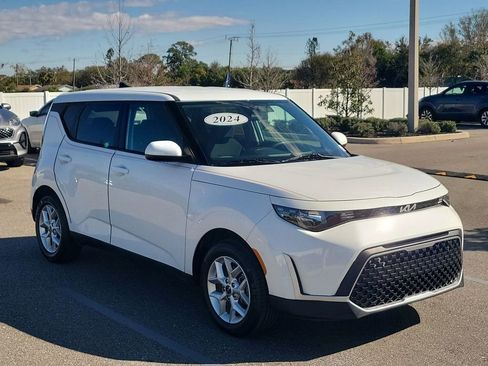 Used 2024 Kia Soul LX w/ Option Group 015 image 3