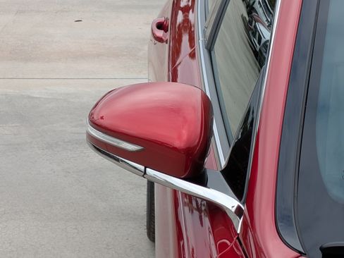 Certified 2022 Genesis G70 3.3T image 8