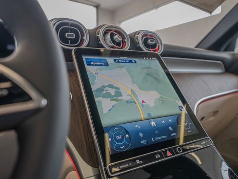 New 2026 Mercedes-Benz GLC 300 4MATIC image 33