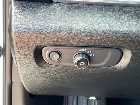 Used 2022 Chevrolet Traverse RS image 10