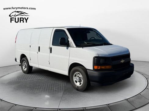 Used 2017 Chevrolet Express 2500 RWD image 1