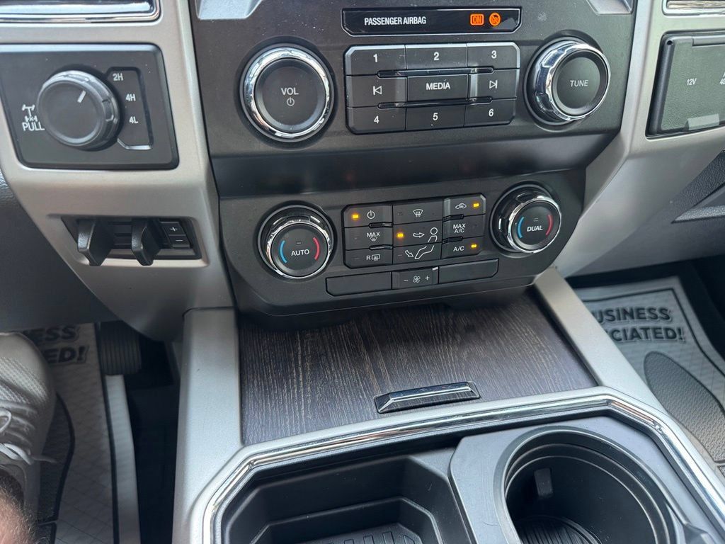 Used 2021 Ford F250 Lariat w/ FX4 Off-Road Package AWD/4WD image 29