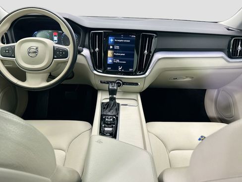 Used 2020 Volvo S60 T5 Momentum image 13