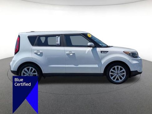 Used 2018 Kia Soul + image 3
