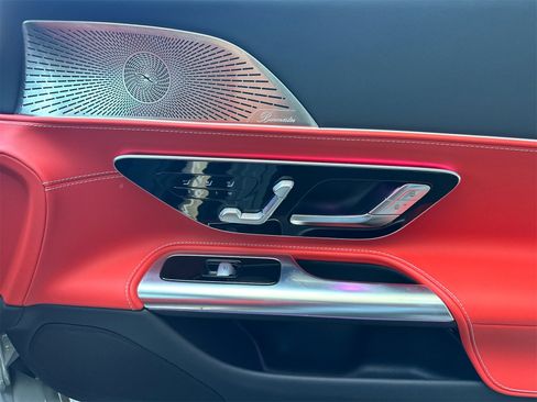 Used 2024 Mercedes-Benz SL 55 AMG 4MATIC image 18