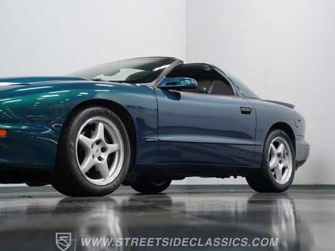 Used 1997 Pontiac Firebird Formula RWD image 23