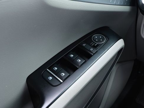 Used 2023 Kia Soul LX w/ LX Technology Package FWD image 19