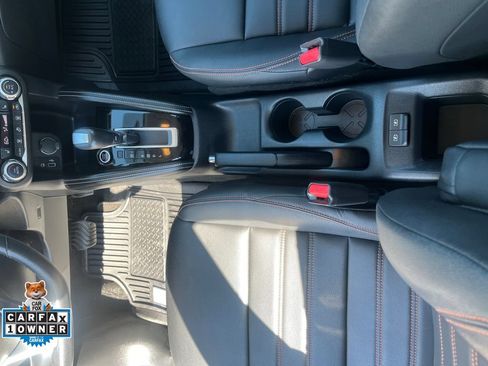 Used 2019 Nissan Kicks SR w/ SR Premium Package FWD image 27