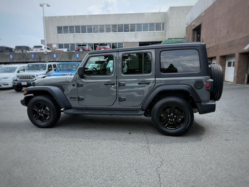 Used 2022 Jeep Wrangler Unlimited Sport AWD/4WD image 14