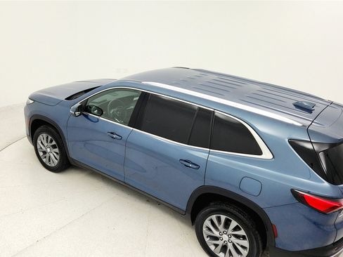 Used 2025 Buick Enclave Preferred image 37