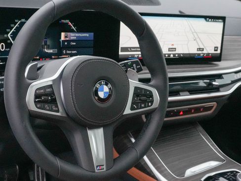 Certified 2026 BMW X7 xDrive40i w/ M Sport Package image 9