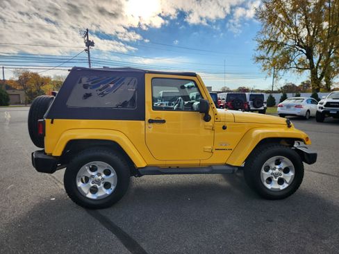 Used 2015 Jeep Wrangler Sahara w/ Connectivity Group image 17