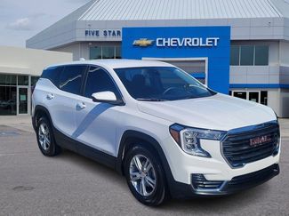 Used 2022 GMC Terrain SLE image 1