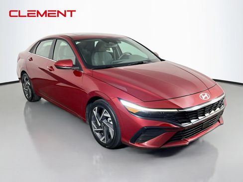 Used 2025 Hyundai Elantra SEL FWD image 4