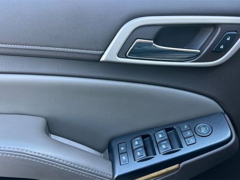 Used 2016 GMC Yukon Denali w/ Open Road Package image 13